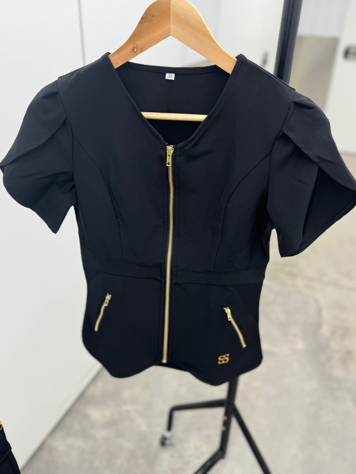 BLACK LIMITED EDITION SCRUB SET