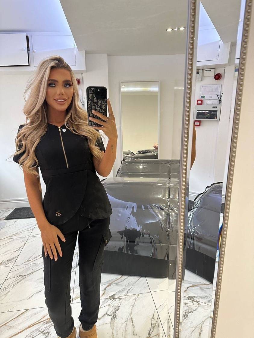 Stylish Luxury Scrubs & Beautician Uniforms in the UK | Swanky Sets ...