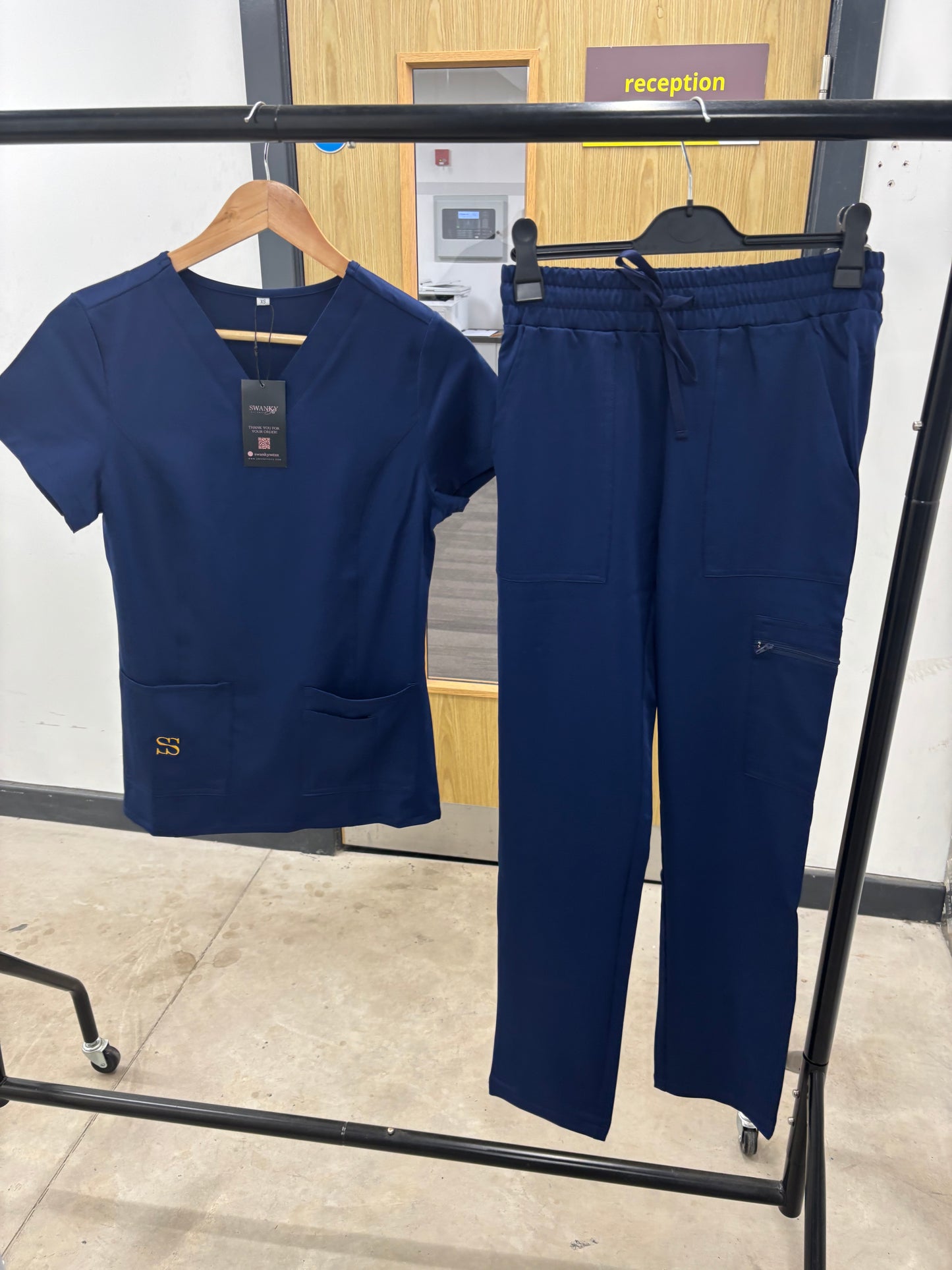 Aqua v neck open leg set